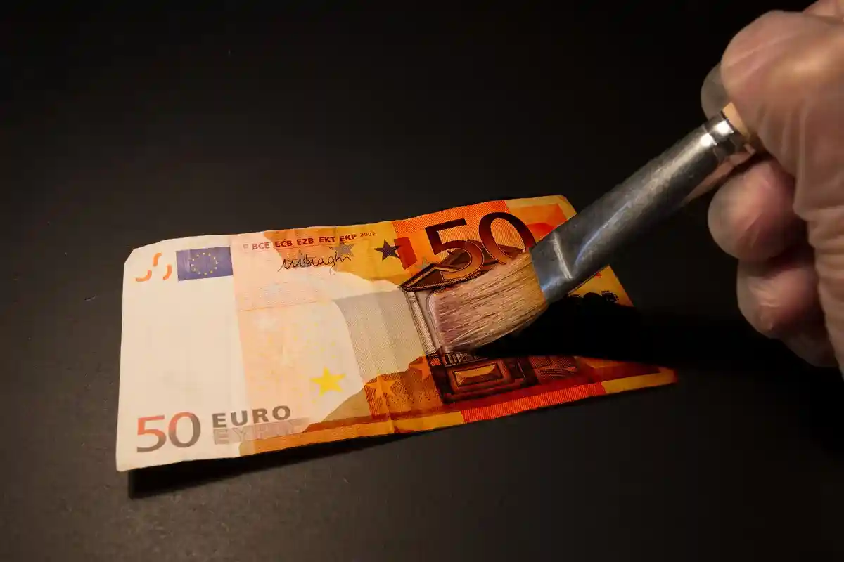 Расплата фальшивыми деньгами в Германии