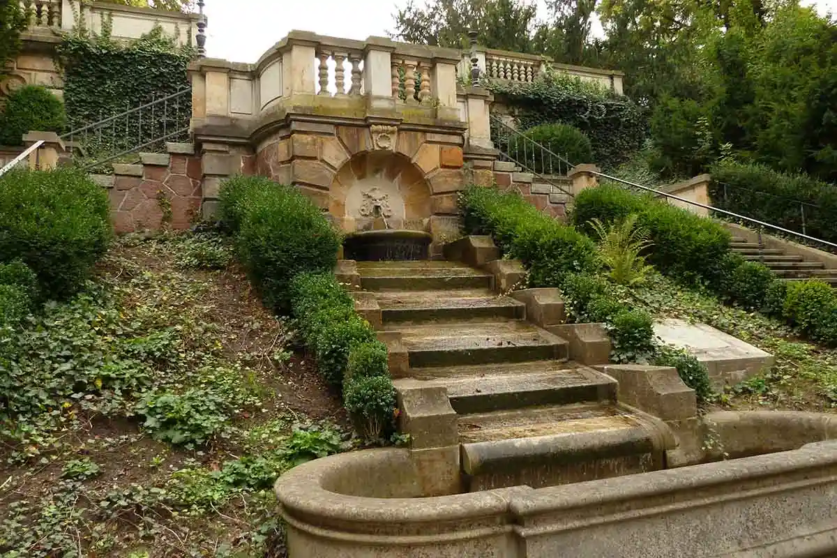 К городскому парку ведет большая красивая лестница. Фото Wikimedia