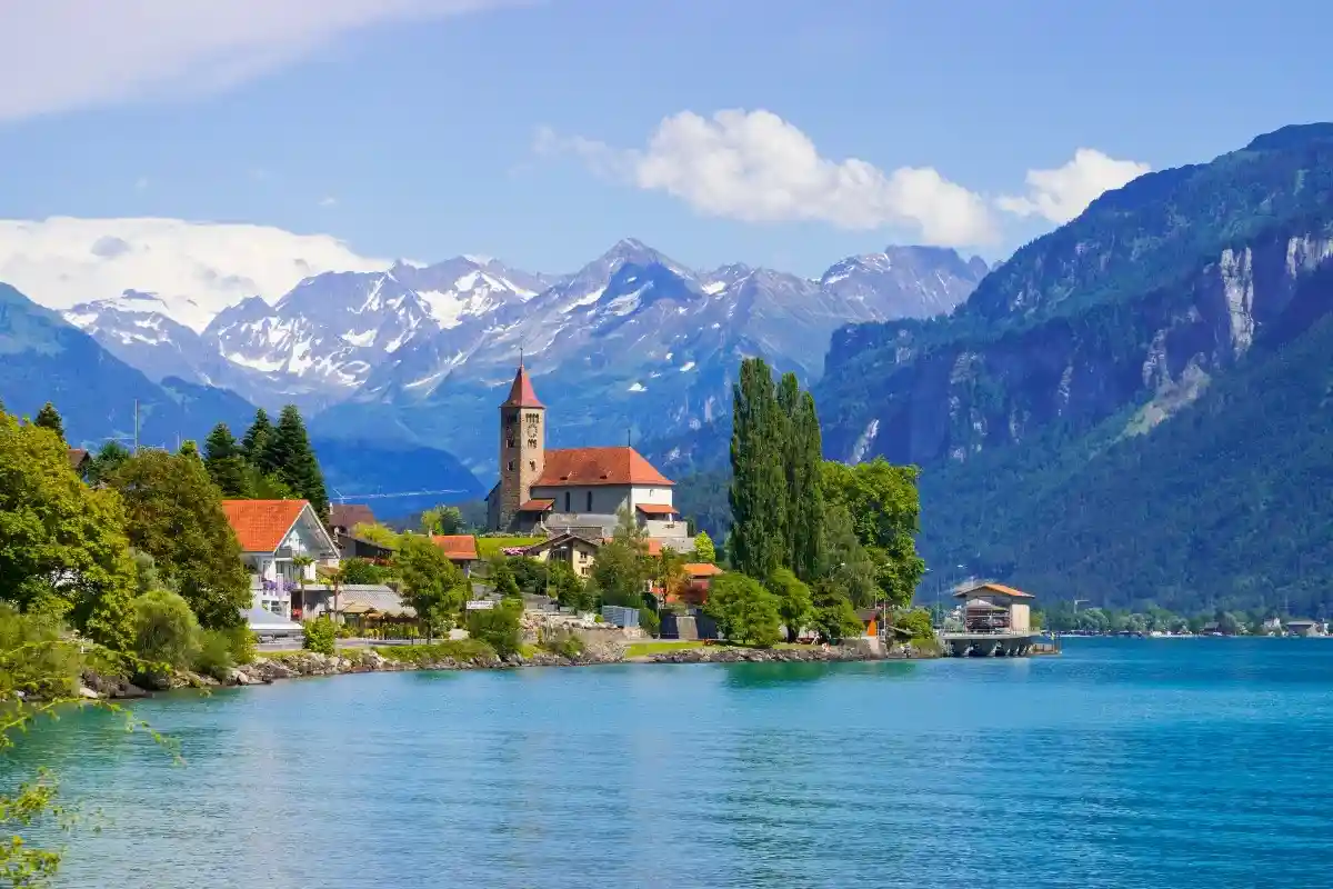Самой дорогой страной для отдыха в ЕС, по мнению граждан Германии, практически традиционно является Швейцария. Фото: Ireine / Shutterstock.com