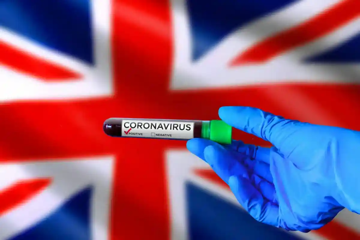 Случаи заболевания коронавирусом в Великобритании: неопределенная тенденция. Фото: Kim Kuperkova / shutterstock.com