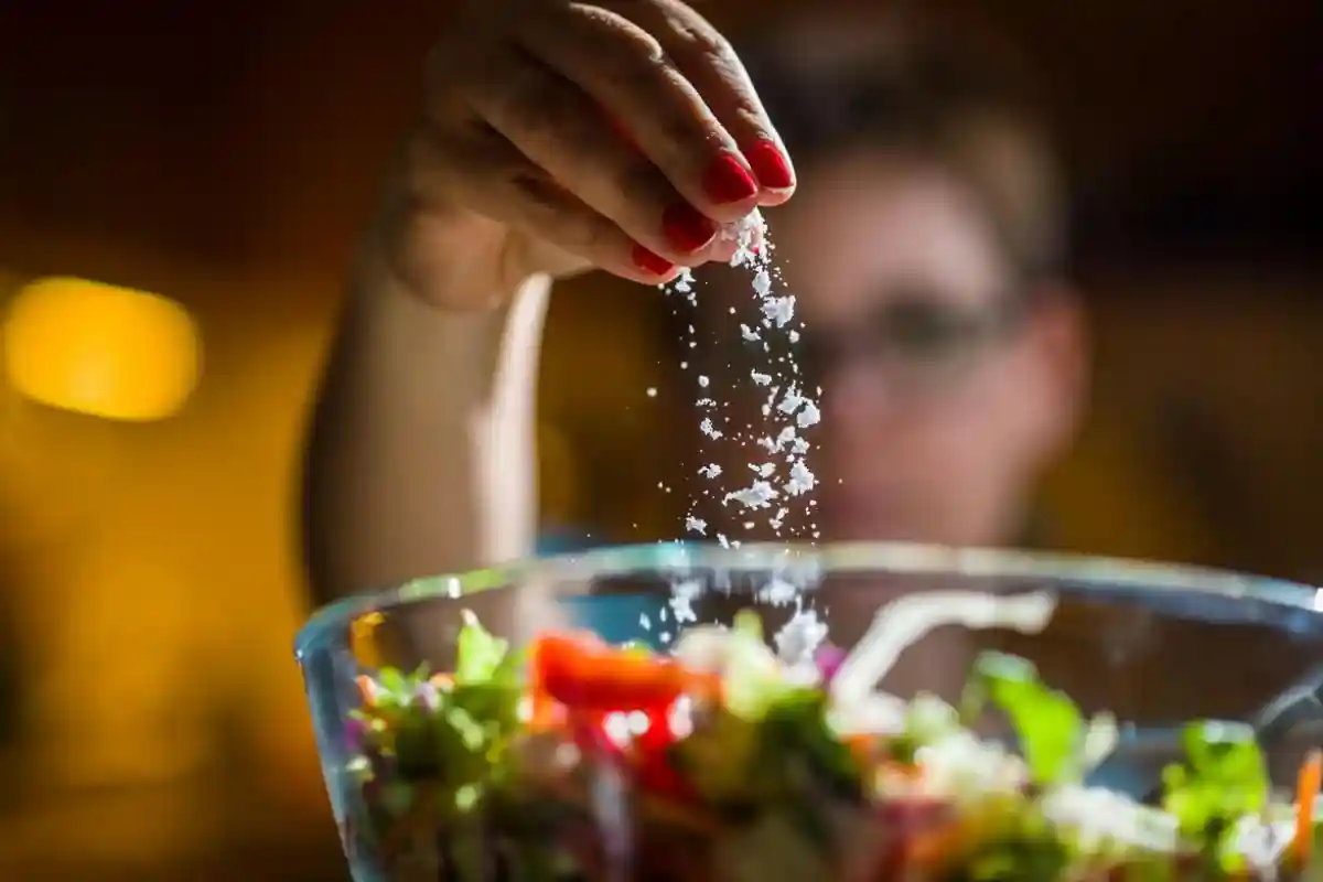 Нормы соли в пище. Фото: goodbishop / Shutterstock.
