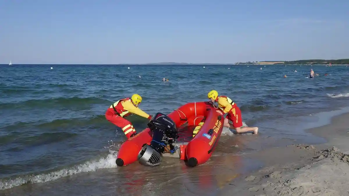 Достаточно ли спасателей на пляжах Германии. Фото: anela.k / www.shutterstock.com