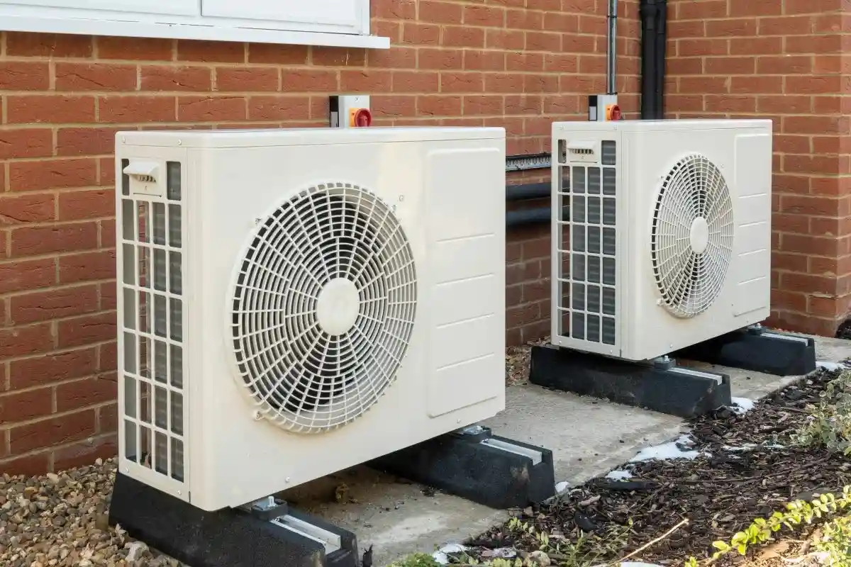 Стоит ли заменять газ на тепловые насосы: состояние дома должно соответствовать установке нового отопления. Фото: Nimur / shutterstock.com