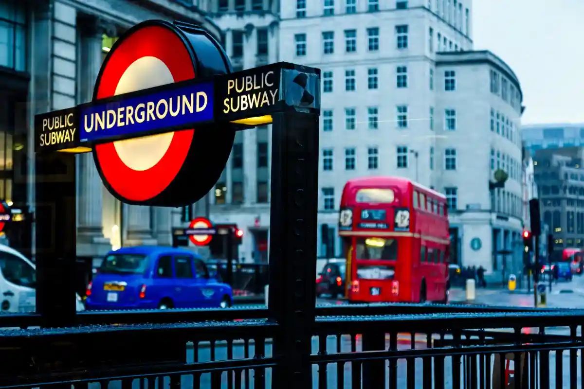 Работники лондонского метро планируют забастовку. Фото: Toms Auzins / Shutterstock.com