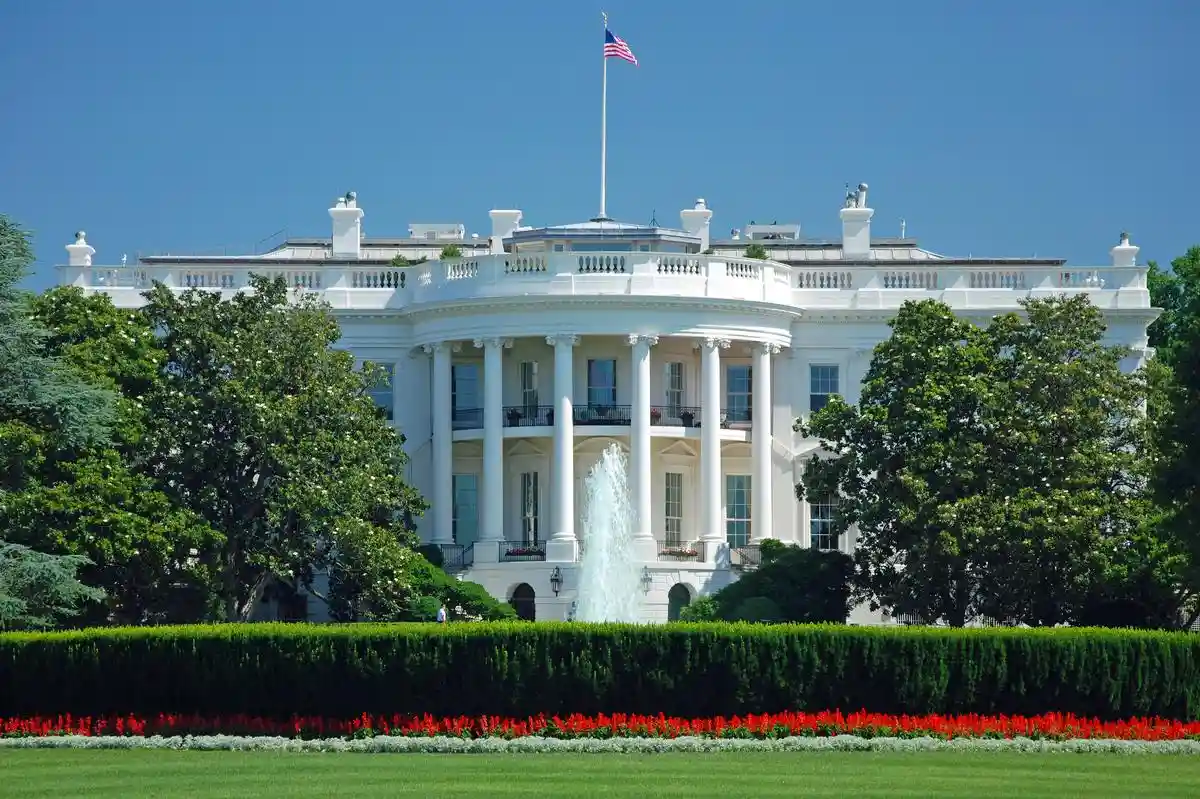 Трамп вернется в Белый дом, если победит в следующих президентских выборах. Фото6 Vacclav / shutterstock.com