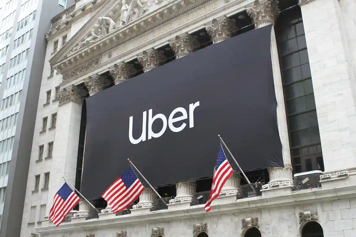 Uber нарушал законы и использовал неформальные связи с правительствами, чтобы заполучить мировой рынок. Фото: NYCStock / shutterstock.com