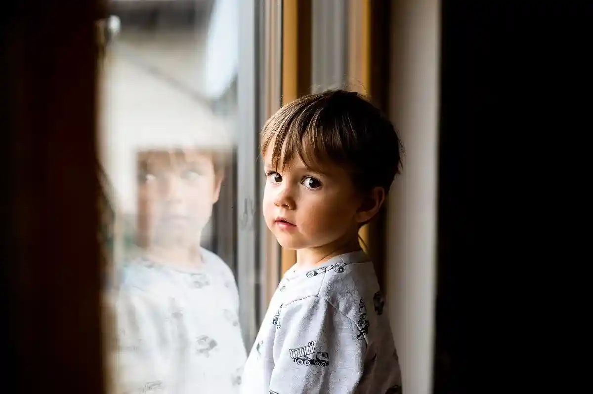 Ударили ракетами по Николаеву: с февраля один ребенок в Николаеве погиб и шесть были ранены. Фото Sharomka / Shutterstock.com 