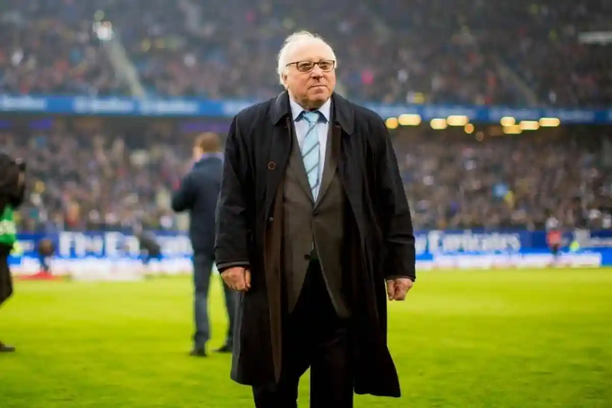 Легенда немецкого футбола Уве Зеелер ушел из жизни