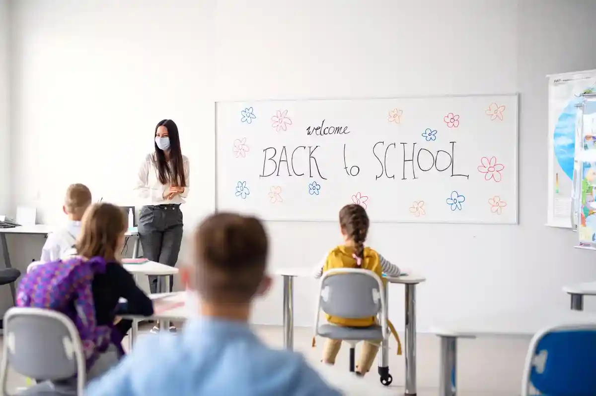 В начальных школах Германии не хватает учителей. Фото: Halfpoint / Shutterstock.com