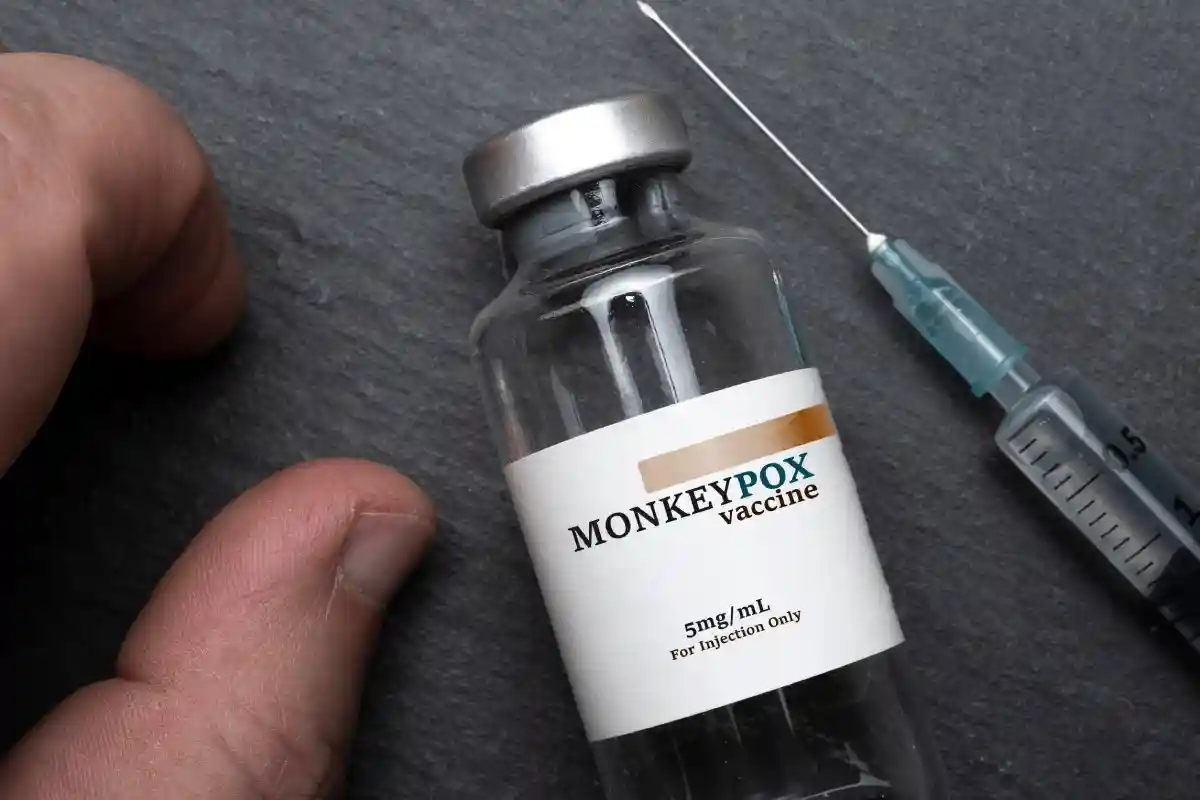 Швеция начнет вакцинацию от обезьяньей оспы. Фото: Cristian Storto / Shutterstock.com