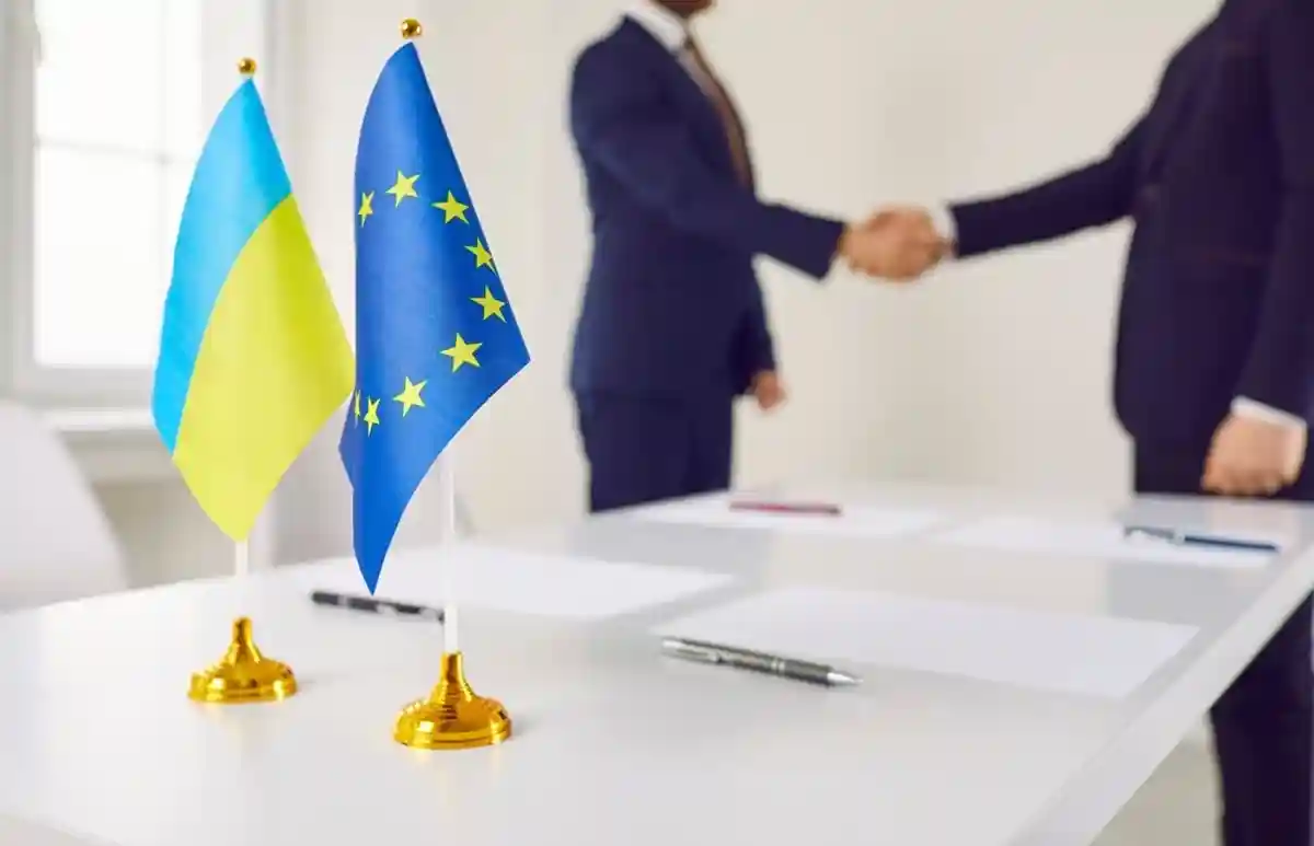 как в Германии относятся к вступлению Украины в ЕС / Studio Romantic / shutterstock.com