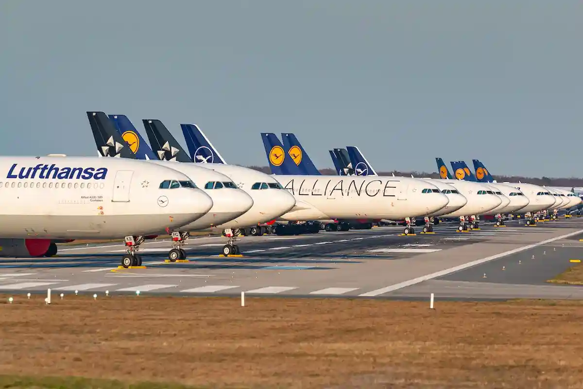 Завтра пройдет предупредительная забастовка наземных сотрудников Lufthansa. Фото Lukas Wunderlich / Shutterstock.com
