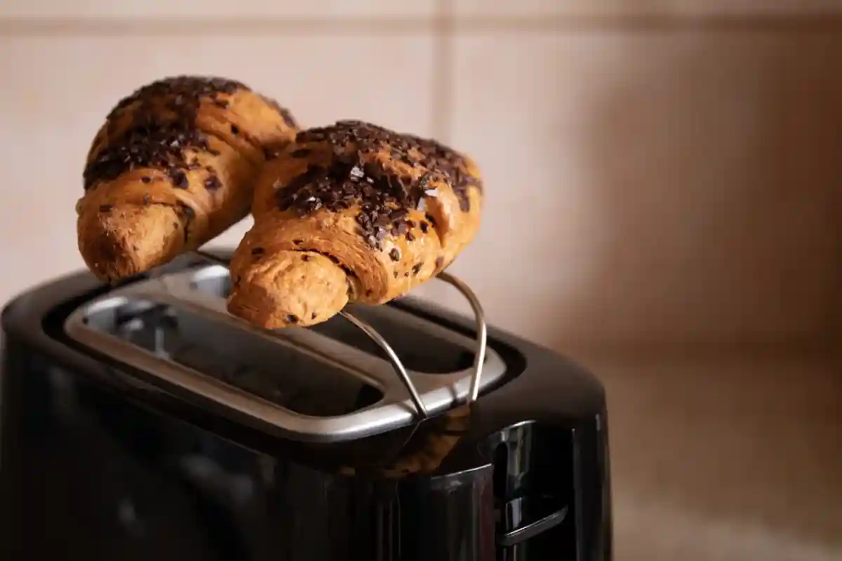 Если вы хотите испечь булочки, используйте тостер с решеткой для булочек. Фото: Shutterstock