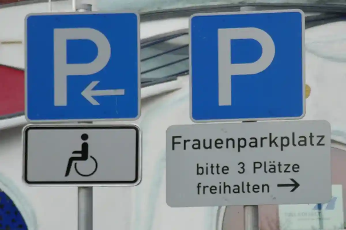 10 вещей в Германии: знак женской парковки может удивить. Фото: Lotte Grønkjær / flickr.com