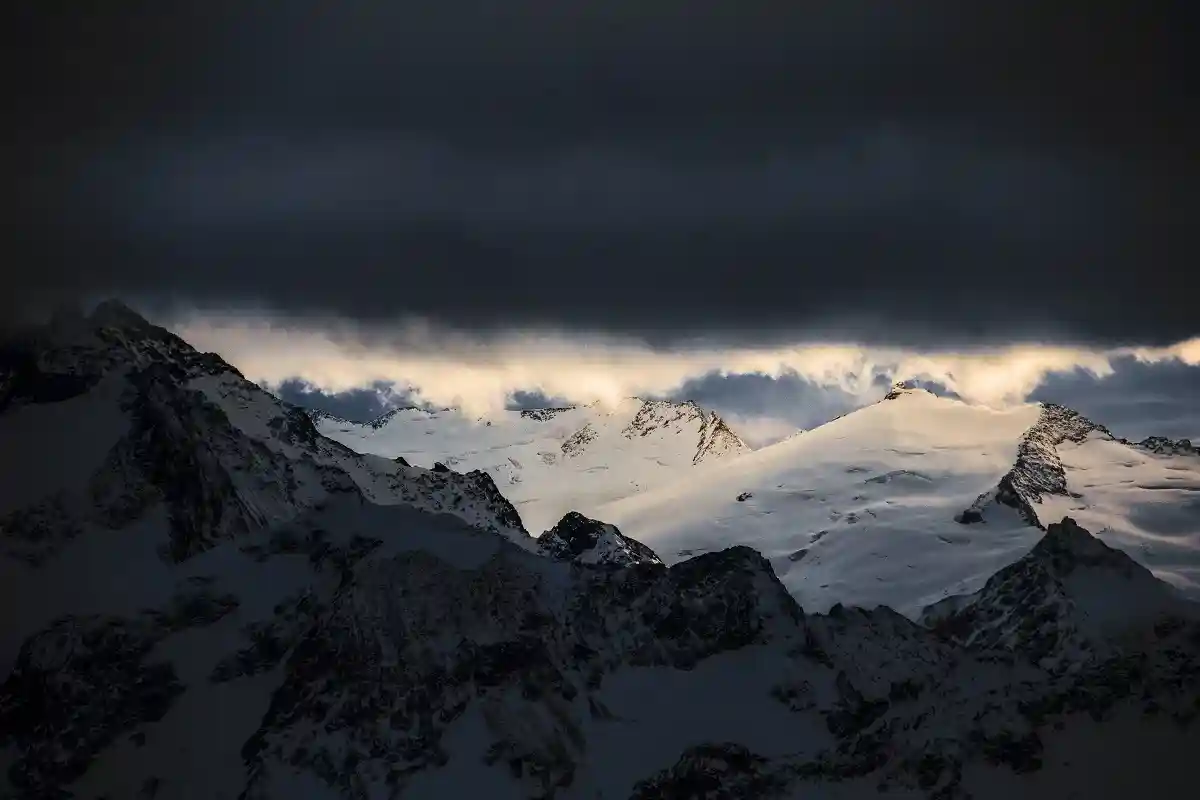 Альпы в Швейцарии. Фото: Alex Beholder / Unsplash.com