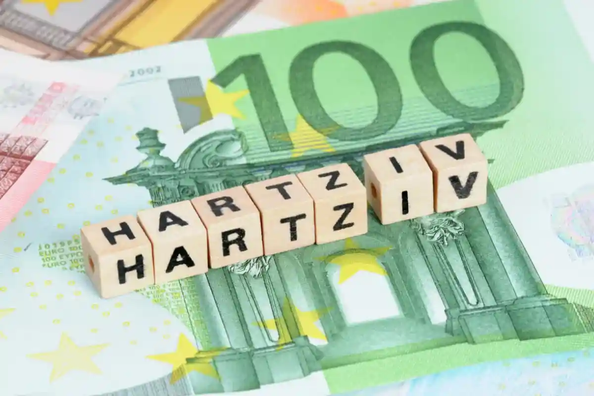 На рубеже 2022 года стандартные тарифы на Hartz IV повысили всего на 3 евро. Фото: Tanja Esser / Shutterstock.