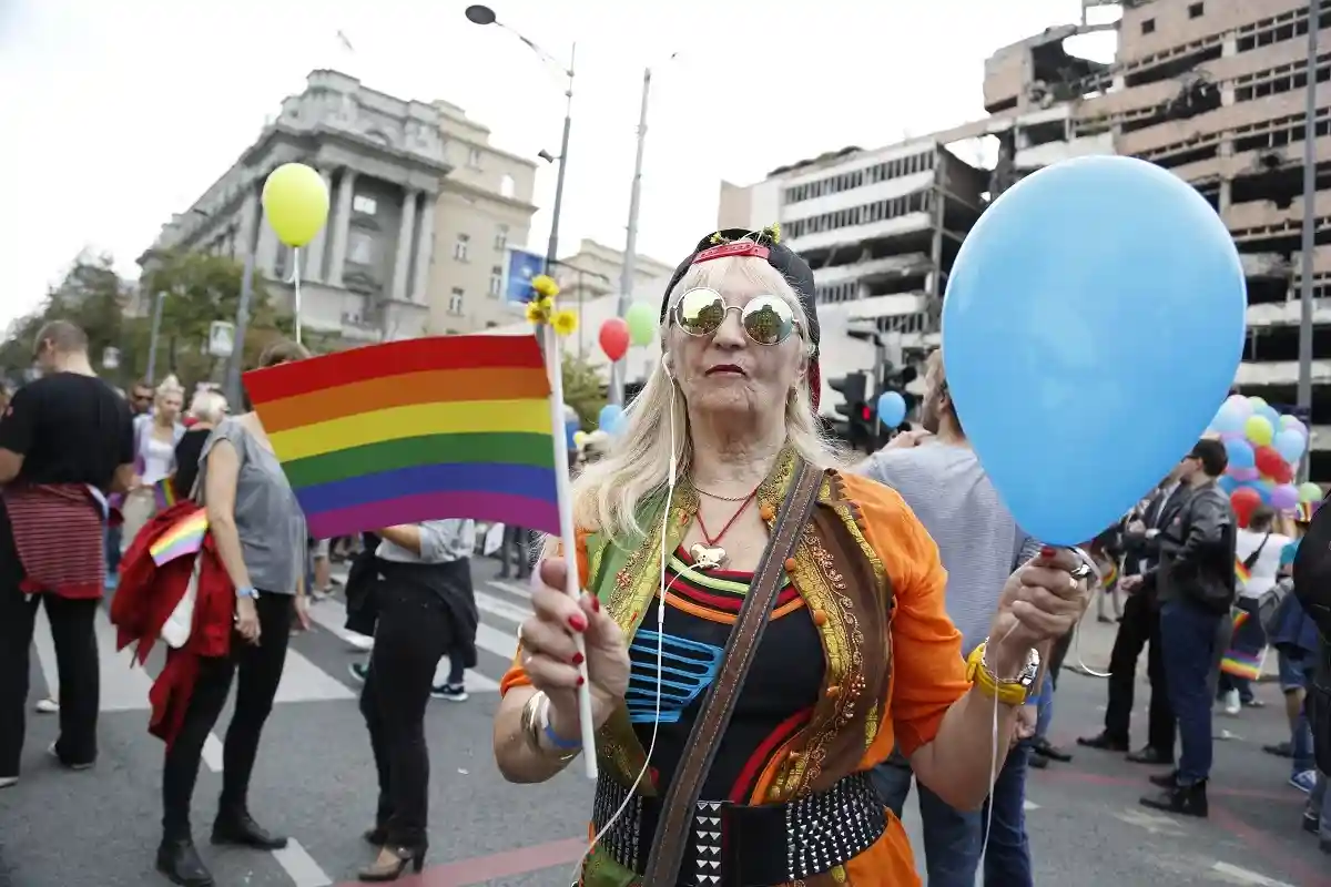 ЛГБТ-парад в Сербии. Фото: Nebojsa Markovic / shutterstock.com