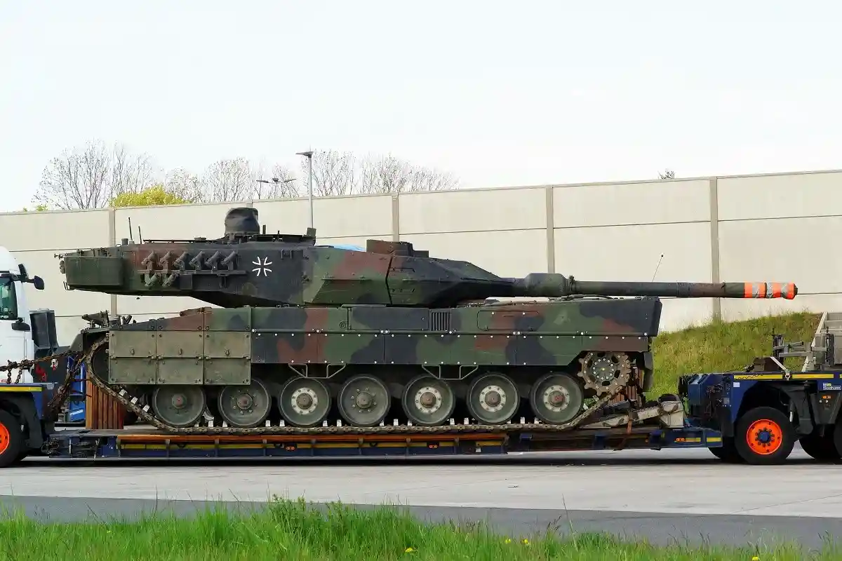 Немецкий танк leopard. Фото: Tohuwabohu1976 / Shutterstock.com