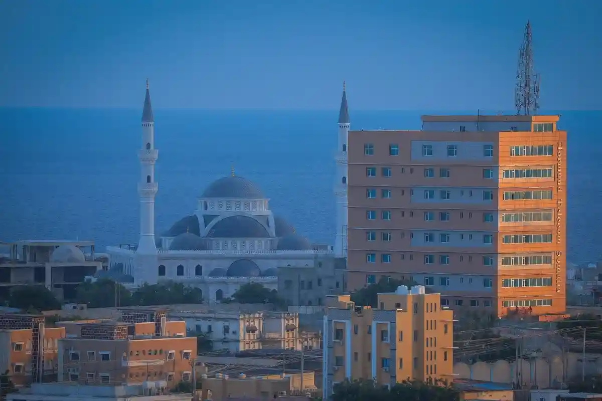 Неизвестные захватили отель в столице Сомали