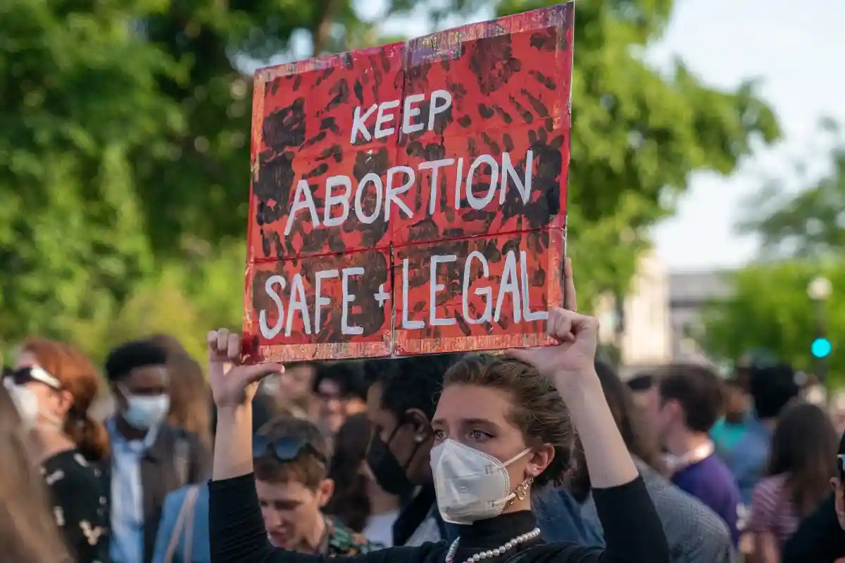 Правозащитники через суд добиваются разрешения на аборты в Индиане. Фото: Drew Petrimoulx / Shutterstock.com