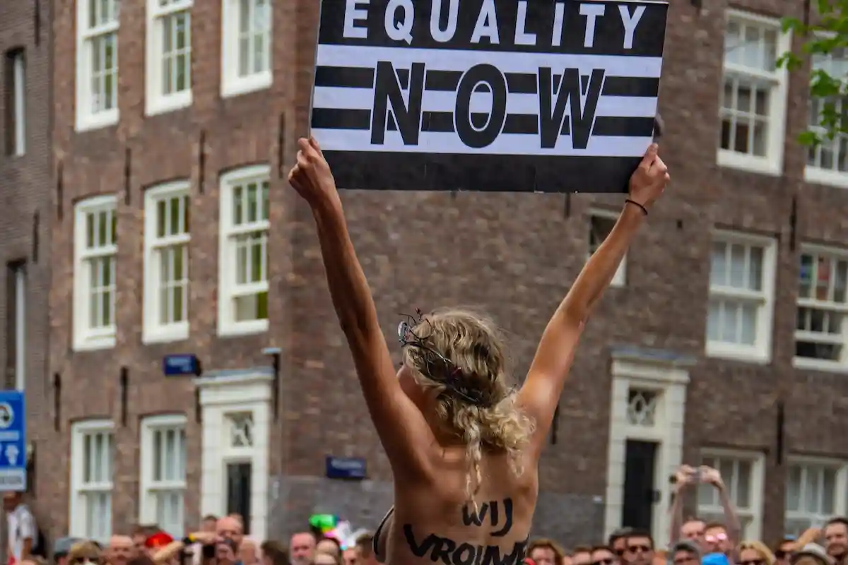 Активистки в Ганновере выступили против сексуализации женской груди