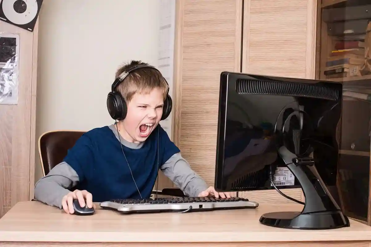 Игровая ярость: почему дети психуют во время игр?