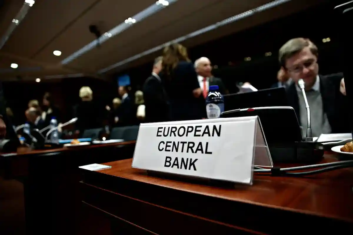 Банки отменяют отрицательные процентные ставки после решения ЕЦБ. Фото: Alexandros Michailidis / shutterstock.com