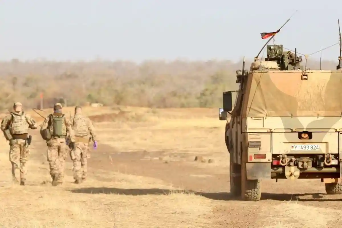 Бербок против вывода немецких войск из Мали. Федеральный министр опасается, что это сделает невозможным реализацию гуманитарных проектов. Фото: @BaronDiaw / twitter.com