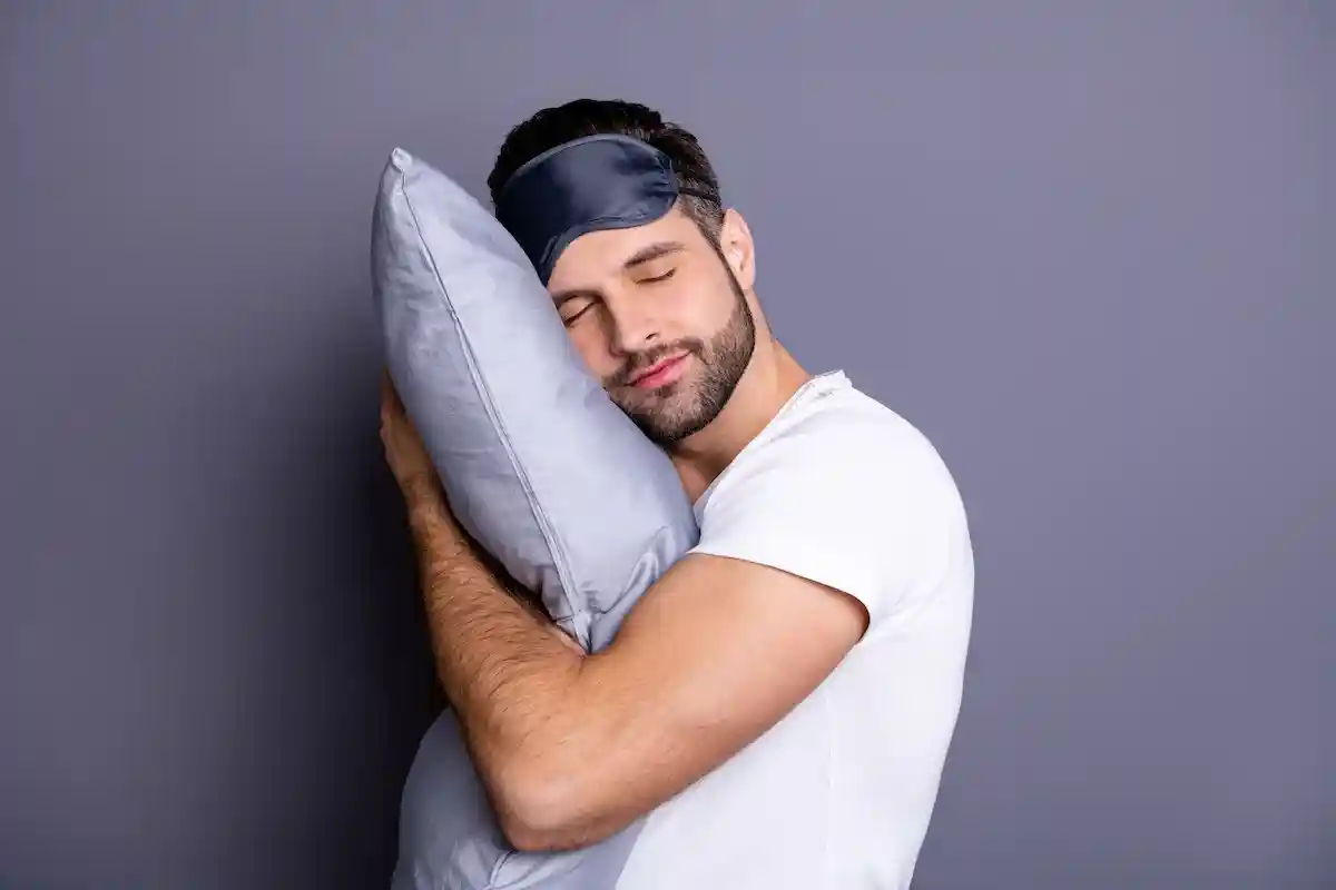 Час тренировки или час сна — выбор не должен быть в чью-то пользу, он должен быть во благо здоровья. Фото: Roman Samborskyi / shutterstock.com