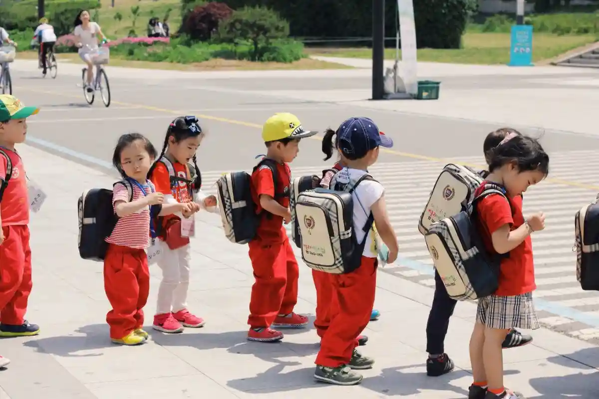 В Южной Корее хотят снизить школьный возраст до 5 лет. Фото: BaitoeyPYN / Shutterstock.com