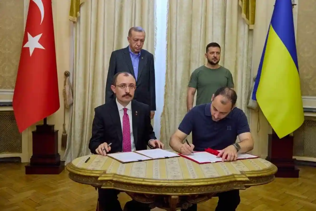 Киев и Анкара подписали договор о застройке Украины. Фото: Офис президента Украины