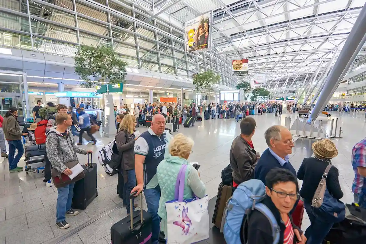 Два аэропорта Германии наняли специалистов из Турции, чтобы решить проблему дефицита кадров. Фото: Sorbis / shutterstock.com