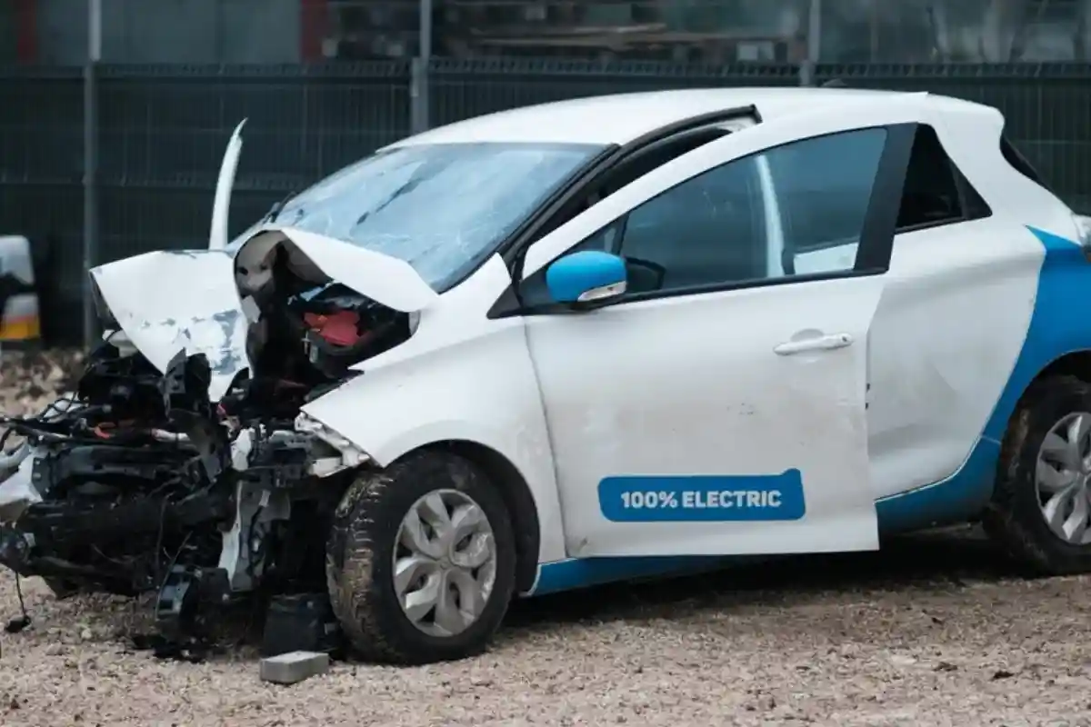 Электромобили вызывают больше аварий