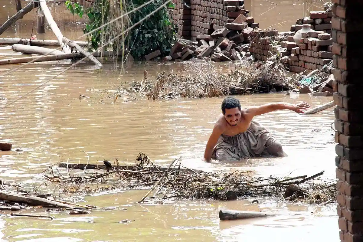 Наводнения в Пакистане затронули более 30 млн человек