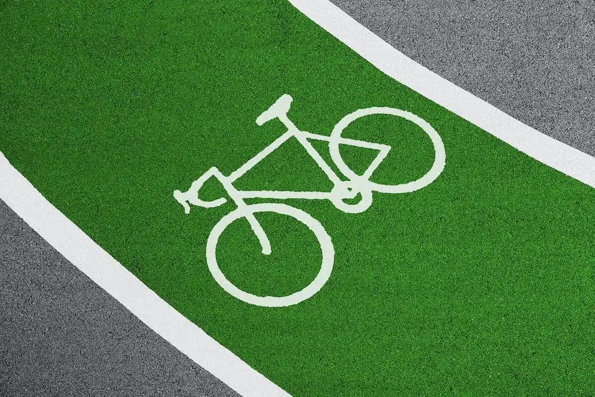 Германия — страна для велосипедистов: власти планируют увеличить количество и качество велодорожек. Фото: NEOSiAM 2021 / pexels.com