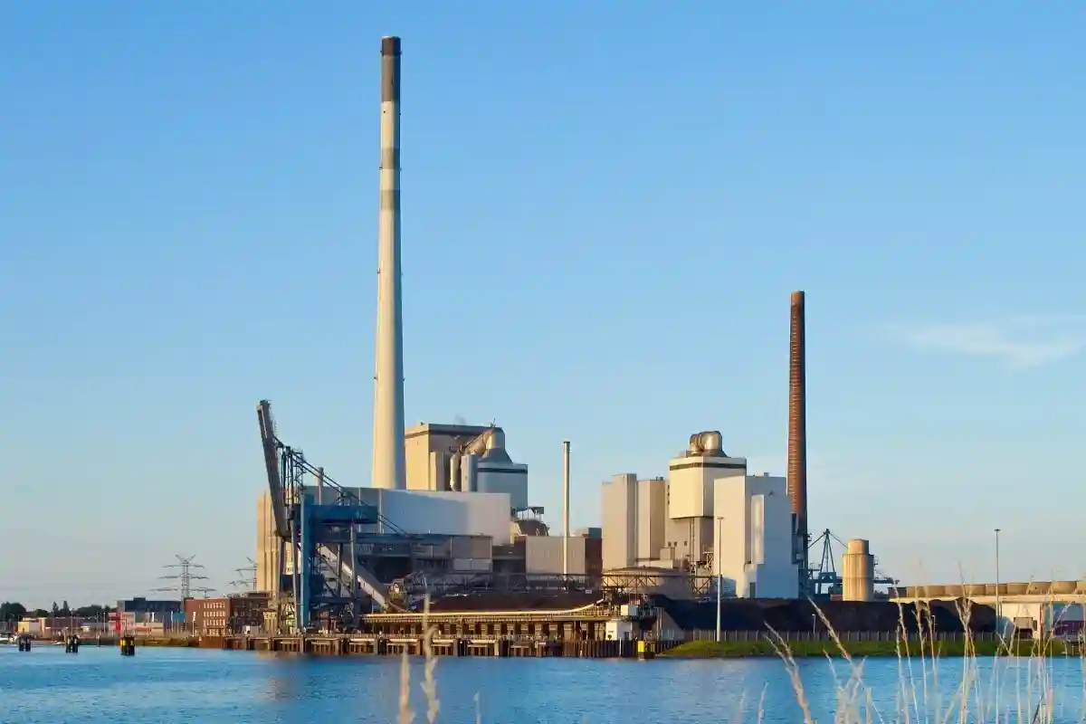 Гринпис считает необходимым запуск угольных электростанций. Эксперт по энергетике Гринпис называет это решение «горьким но неизбежным». Фото: @swb_online / twitter.com