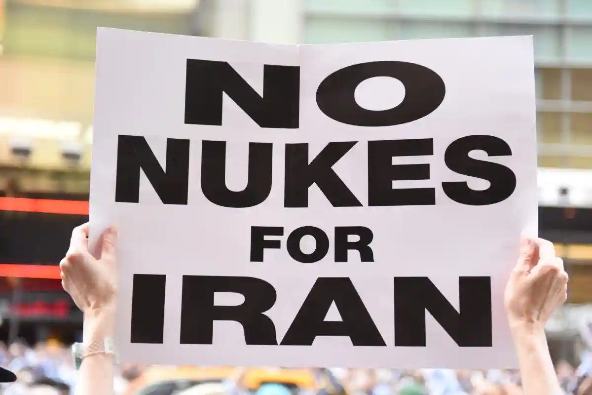 Байден: США не позволят Ирану приобрести ядерное оружие. Фото: a katz / Shutterstock.com