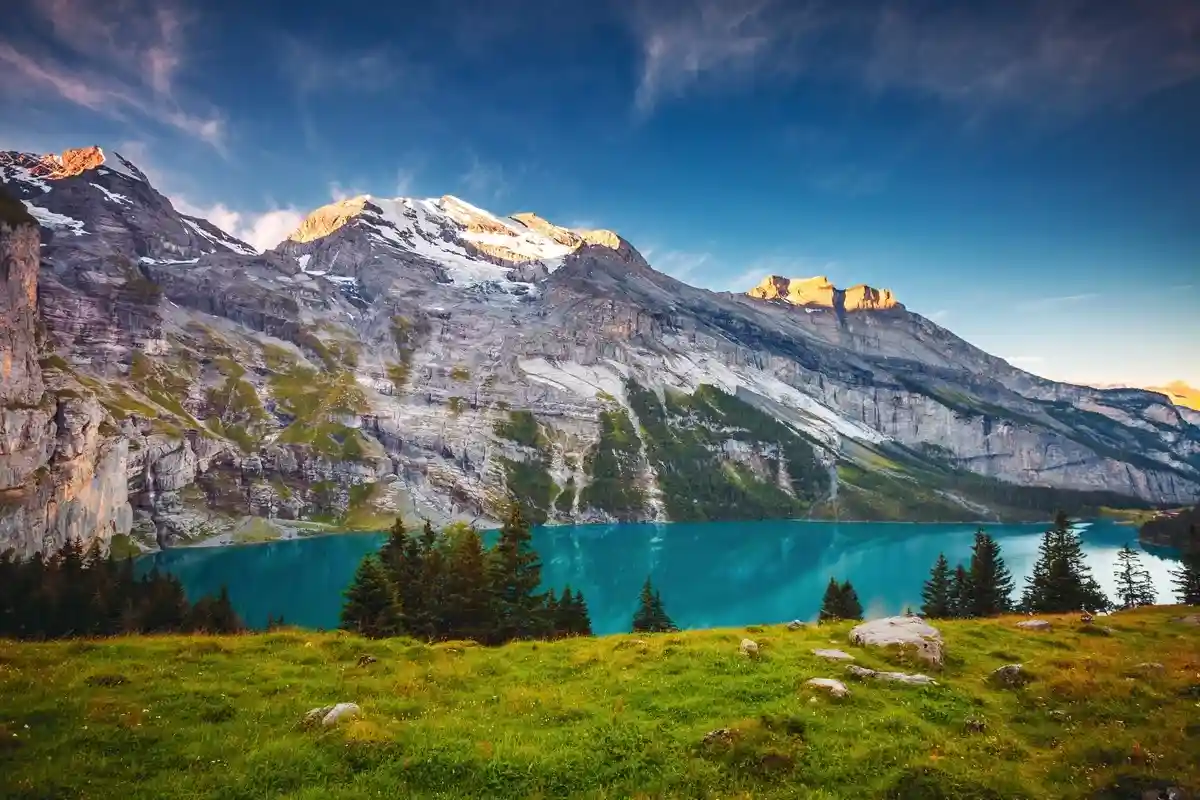 Качество воды в швейцарских водоемах улучшается. Фото: Creative Travel Projects / shutterstock.com