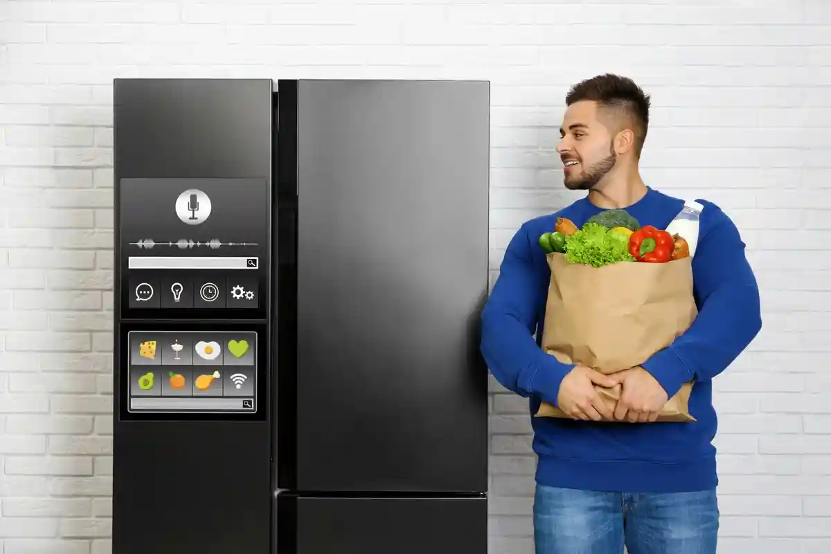 Как хранить овощи и фрукты в холодильнике? Фото: New Africa / Shutterstock.