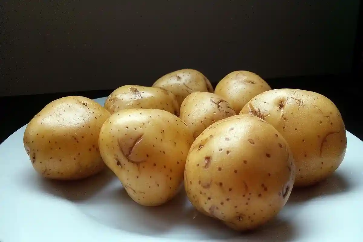 Как приготовить картофель: для начала клубни необходимо помыть. Фото: PortalJardin / pixabay.com