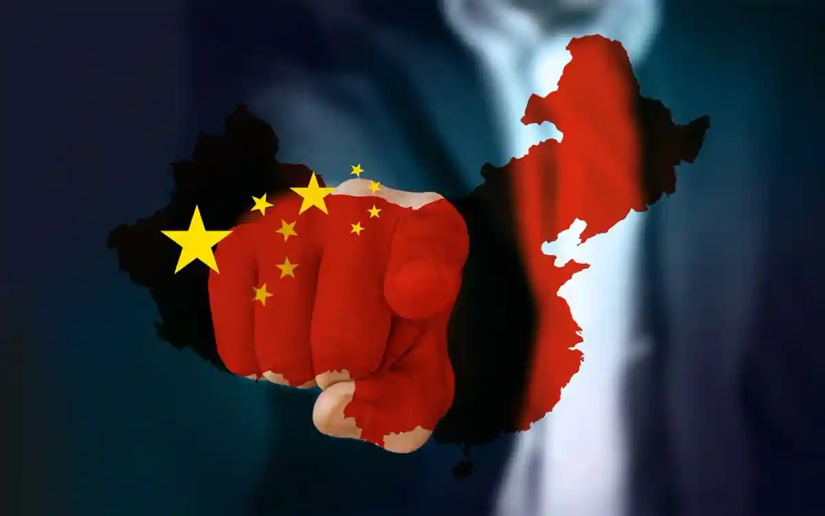 Китай остановил военные переговоры