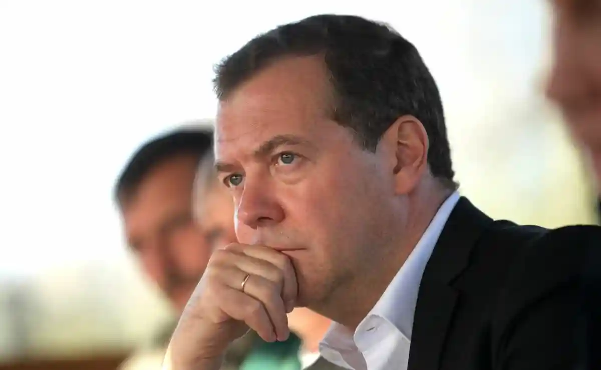 Медведев: «Пусть уж быстрее введут полный запрет на выдачу виз». Фото: kremlin.ru