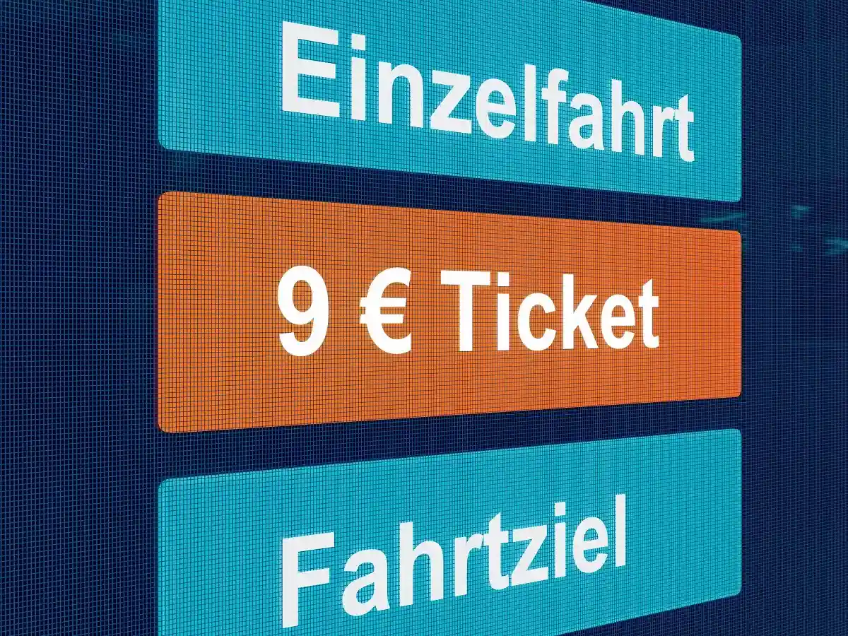В Германии проходят митинги в поддержку билета за 9 евро. Фото: Westlight / www.shutterstock.com
