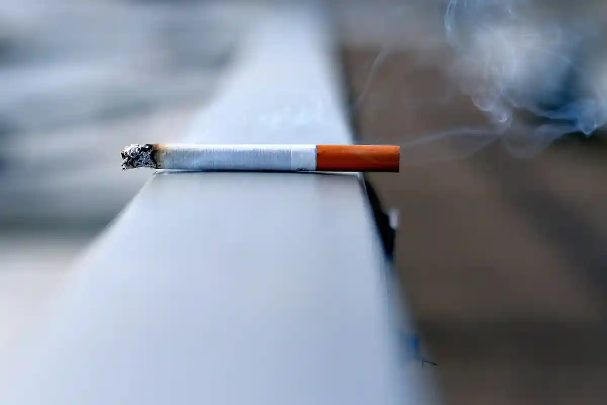 Может ли дым от пожара вызвать рак по аналогии с тем, как это делает курение? Фото: Andres Siimon / unsplash.com