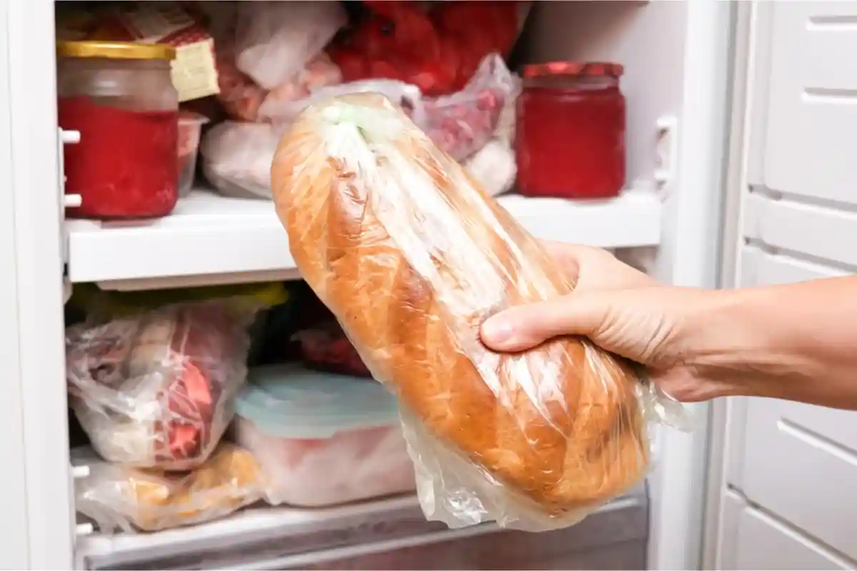 Можно ли хранить хлеб в холодильнике в жаркую погоду?