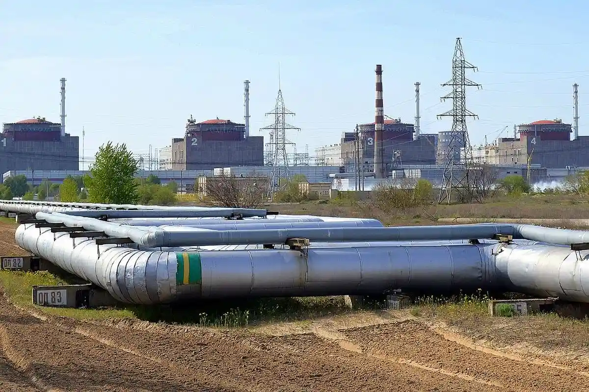 Обе стороны конфликта ждут, когда на Запорожскую АЭС приедут эксперты МАГАТЭ. Фото: DENAMAX / commons.wikimedia.org