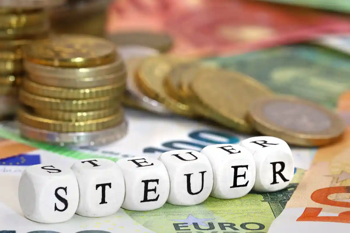 Как работать удаленно в США, но жить в Германии: вы будете обязаны платить налоги в Германии. Фото: MakroBetz / Shutterstock.