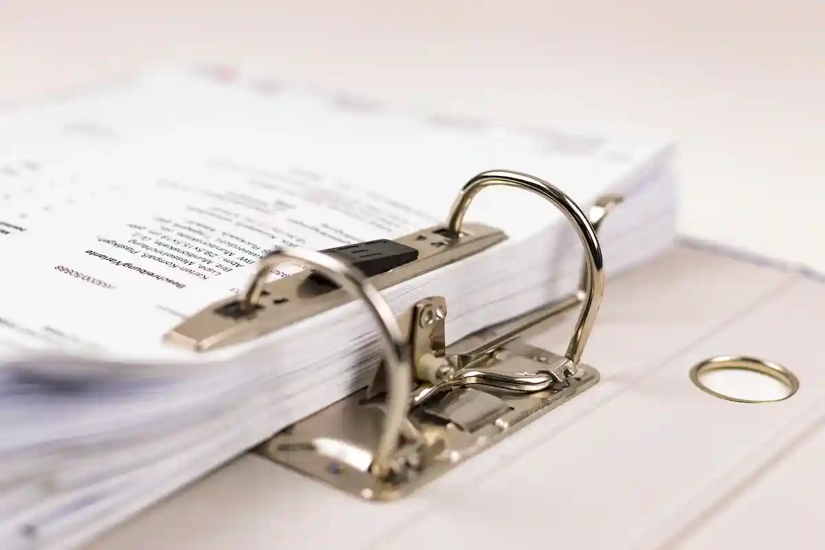 Налоговая декларация на недвижимость: срок подачи закончится 21 октября. Фото: Marlon Boenisch / Shutterstock.com