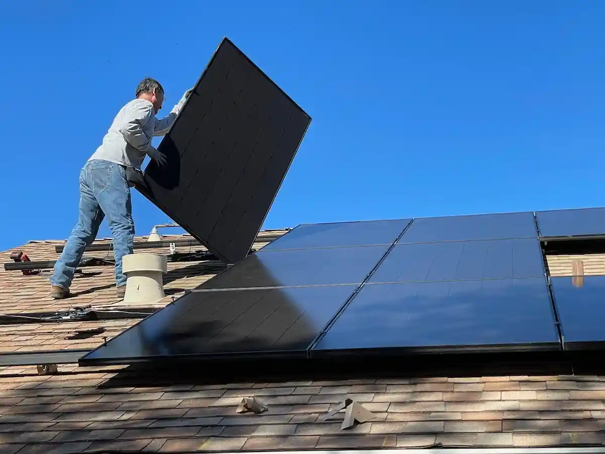 Новое отопление: солнечной батареи не достаточно для отопления. Фото: Bill Mead / Unsplash.com