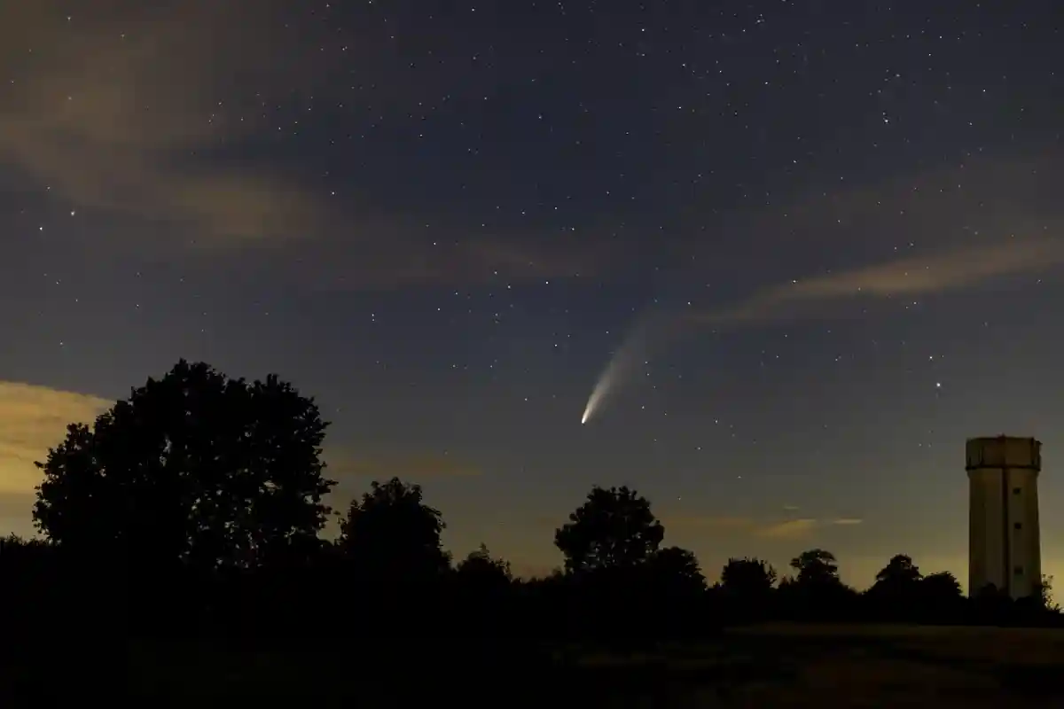 Огромная комета K2 PanSTARRS, которую можно наблюдать до 2023 года. Фото: Kev / Pixabay.com
